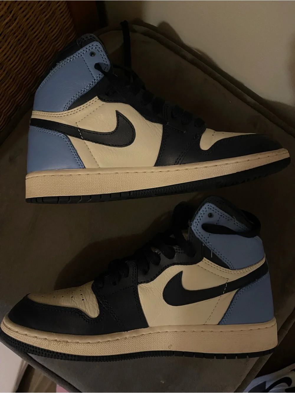 Air Jordan 1 Retro High OG GS Obsidian